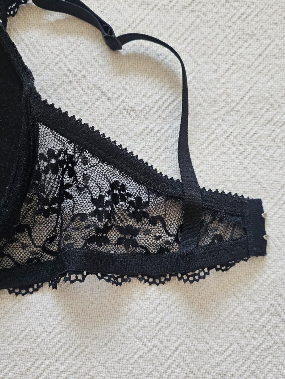 Black Fuchsia Lace Underwire Bra - Black, Size 36C - Picture 6 of 14